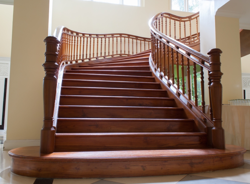 lp_support_shutterstock_245877697.jpg Escalier traditionnel, Semur-en-Auxois